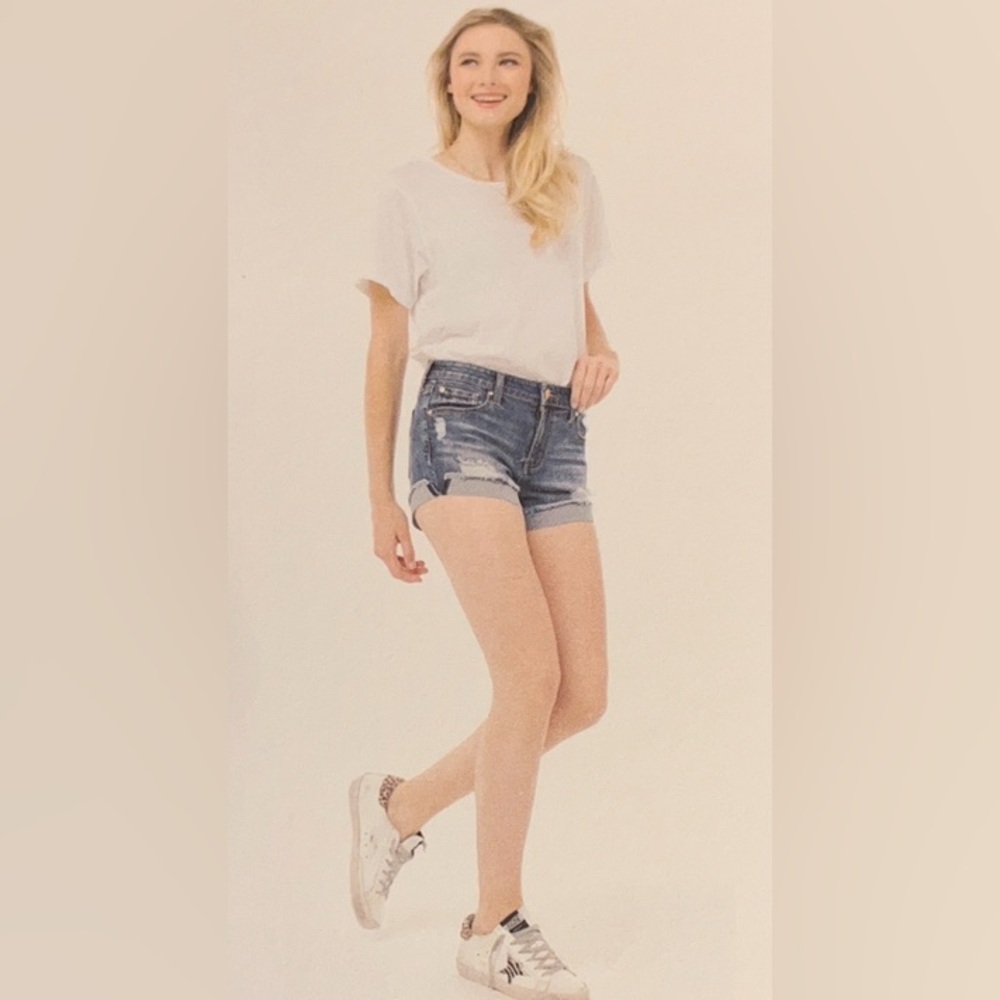 Shorts, denim jean Celebrity Pink Mid-Rise Light Wash